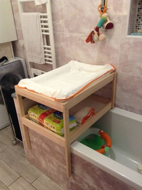 Over bathtub changing table for small spaces - IKEA Hackers #Table de change ikea sur la baignoire Small Space Baby, Diy Changing Table, Ikea Small Spaces, Hack Ikea, Baby Changing Table, Baby Bathroom, Baby Bath Tub, Table For Small Space, Ikea Hackers