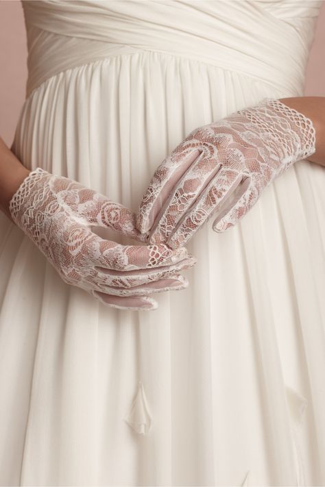 Heritage Gloves in Bridal Party & Guests Bridesmaids at BHLDN Bride Gloves, Bridgerton Aesthetic, Audrey Hepburn Inspired, Selection Series, Ancient Magus Bride, The Ancient Magus Bride, Anthropologie Wedding, Julia Quinn, Wedding Plan