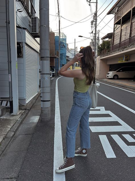 Taupe Converse Outfit, Light Brown Converse Outfit, Converse Lift High Top Outfit, Converse Brown Outfit, Colored Converse Outfit, Converse High Outfit, Light Brown Converse, Brown Converse High Tops, Styling Converse High Tops