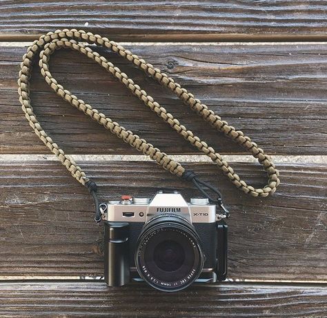 Paracord diy camera strap. Paracord Camera Strap Diy, Paracord Bag Strap, Camera Strap Diy, Paracord Camera Strap, Paracord Sling, Diy Camera Strap, Simpul Makrame, Camera Wrist Strap, Paracord Braids