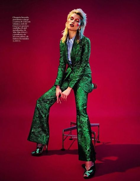 Vivid Glam Rock Editorials Image 3 70s Glam Rock, Glam Rock Style, 70s Glam, Model Citizen, Christmas Look, New Retro Wave, Dream Aesthetic, Glam Party, Model Test