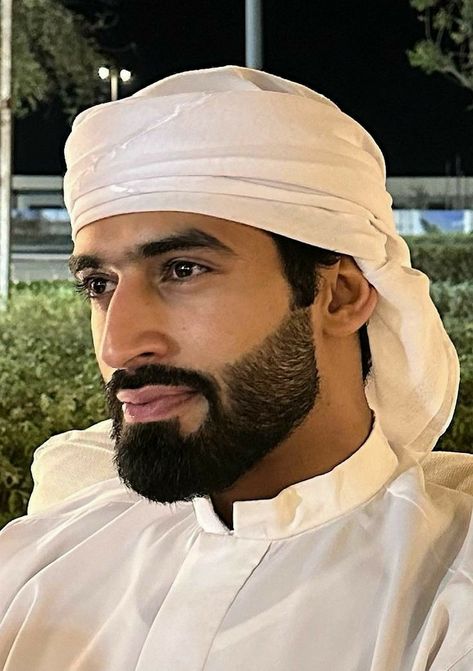 Arabic Beard Style, Arab Beard, Muslim Beard, Ideal Male Body, Middle Eastern Men, Male Body Art, Handsome Arab Men, Beard Style, Cute White Guys