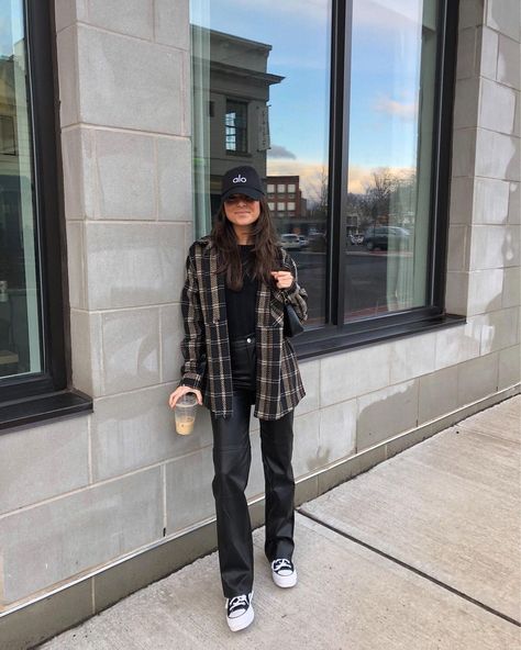 Check Shirt Outfit Women, Checked Shirt Outfit, Viviane Audi, College Girl Outfits, Cute College Outfits, Plaid Shirt Outfits, College Outfits Women, College Outfits Winter, Fall College Outfits