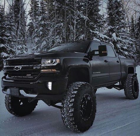 Aventador Lamborghini, Country Trucks, Chevy 4x4, Black Truck, Lifted Chevy Trucks, Lifted Chevy, Truck Yeah, Jacked Up Trucks, Gm Trucks