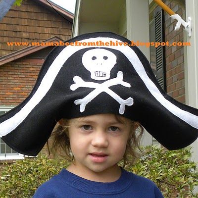 For his b'day Joseph asked for a rocket, a cherry cake, a pirate hat, and red, blue, and gray socks... Pirate Hat Diy, Pirate Activities, Hat Diy, Mad Hatter Party, Pirate Theme Party, Pirate Hat, Hallowen Costume, Pirate Birthday Party, Hat Tutorial