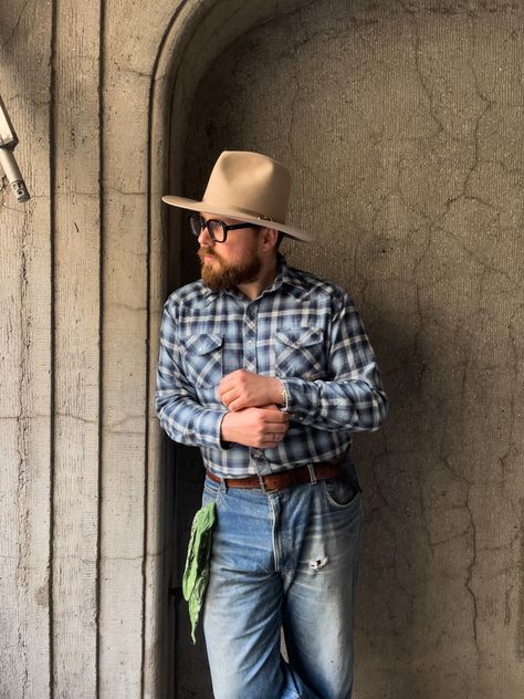 Vintage style Western Style Akubra hat Akubra Hat, Working In The Garden, Western Pearl Snap, Black Glasses, Fashion Man, Building A House