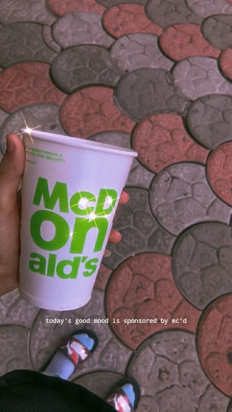 Mcdonalds Aesthetic Caption, Mcdonalds Captions For Instagram, Mcd Caption, Mcdonalds Snapchat Story, Aesthetic Snapchat Stories, Snapchat Snap Ideas Aesthetic, Mcdonalds Instagram Story, Icetea Aesthetic, Insta Inspiration Posts