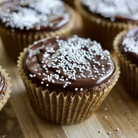 Small Batch Dark Chocolate Ganache Cupcakes. True Chocolate Lovers Only! This Recipe Makes a Perfect Batch of 12 Cupcakes. Small Batch Chocolate Ganache, Ganache Cupcakes, Chocolate Ganache Cupcakes, Cinnamon Cupcakes, Dark Chocolate Cupcakes, Chocolate Ganache Frosting, Dark Chocolate Ganache, Cupcake Recipes Chocolate, 12 Cupcakes