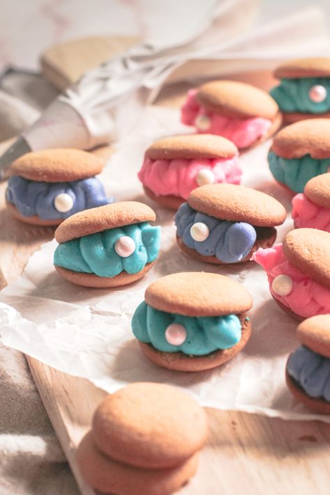 Disney Movie Night Snacks, Movie Night Snack Ideas, Mermaid Clam Shell, Night Snack Ideas, Clam Shell Cookies, Disney Themed Movie Night, Disney Movie Night Food, Disney Movie Night Dinner, Movie Night Dinner