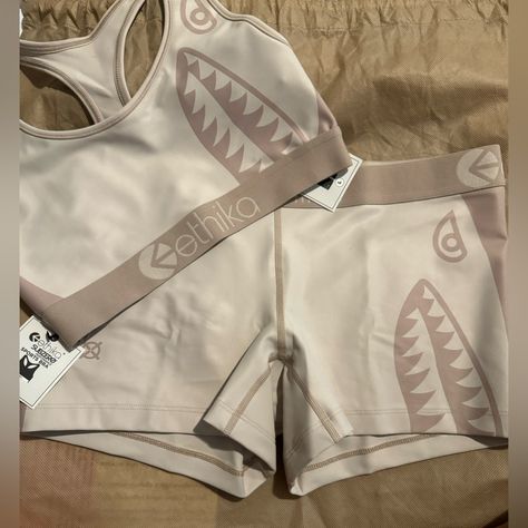 Baddie Items, Ethika Set, Ethika Boxers Women, Ethika Womens Outfit, Ethika Boxers, Boxers Women, Pretty Socks, Cute Highschool Outfits, Cute Online Clothing Stores