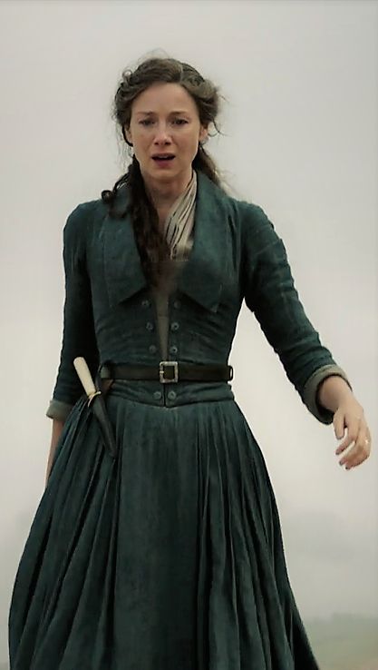 Claire Fraser Outfits, Outlander Dresses, Claire Fraser Costume, Outlander Fashion, Farm Dresses, Hunting Dress, Outlander Style, Outlander Costumes, Scottish Clothing