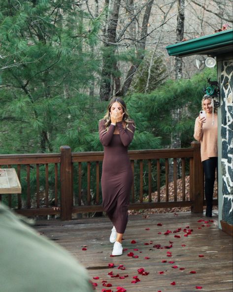 Proposal engagement outfit for fall, winter, cold. Long brown dress outfit. Fall dress. Proposal set up. Engagement surprise Proposal Outfits For Her Casual, Brown Dress Outfit Fall, Long Brown Dress Outfit, Proposal Outfits For Her, Brown Dress Outfit, Proposal Outfit, Brown Dresses Outfit, Long Brown Dress, Engagement Surprise