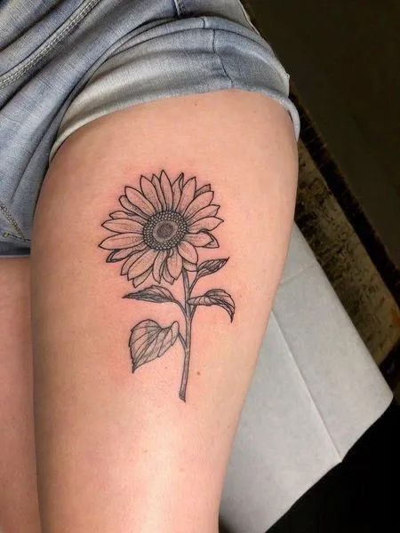 Dragon Thigh Tattoo, Thigh Tattoos For Women, Sunflower Tattoo Thigh, Upper Leg Tattoos, Flower Thigh Tattoos, Daisy Tattoo, Harry Potter Tattoos, Thigh Tattoos, Leg Tattoos Women