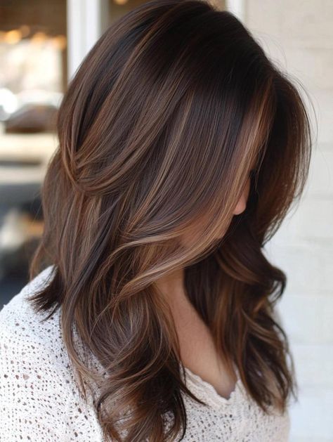 Stunning Fall Highlights for Brown Hair: Ideas to Elevate Your Autumn Look Highlights For Brown Straight Hair, Winter Highlights For Brown Hair, Warm Brown Highlights, Fall Highlights For Brown Hair, Copper Streaks, Chestnut Highlights, Brown Hair Ideas, Highlights For Brown Hair, Fall Highlights