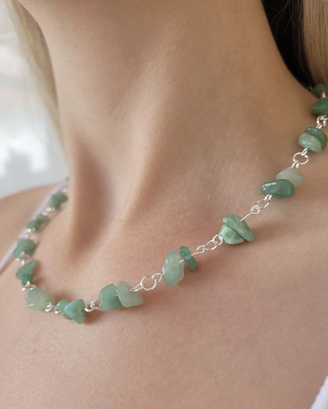 Crystal Beads Necklace Design, Crystal Chip Jewelry, Diy Stone Necklace, Crystal Necklace Diy, Crystal Chip Necklace, Chip Bead Jewelry, Chip Jewelry, Gemstone Chip Necklace, Rosary Style Necklace