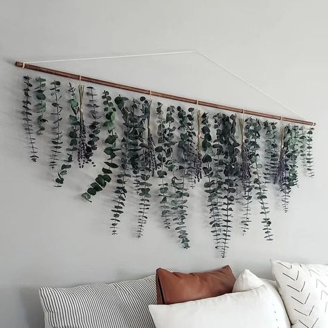 10 Ideas for Decorating Your Walls with Plants Lavender Wall, Hanging Plant Wall, Home Decorating Ideas, Decor Living Room, Plant Wall, Ideas Home, My New Room, Home Decorating, Decor Living