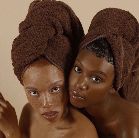 Pinterest:@DoughGirlSamone Brown Towels, Ashy Balayage, Model Tips, Very Important Person, Black Photography, Dark Skin Beauty, Brown Aesthetic, 인물 사진, Brown Skin