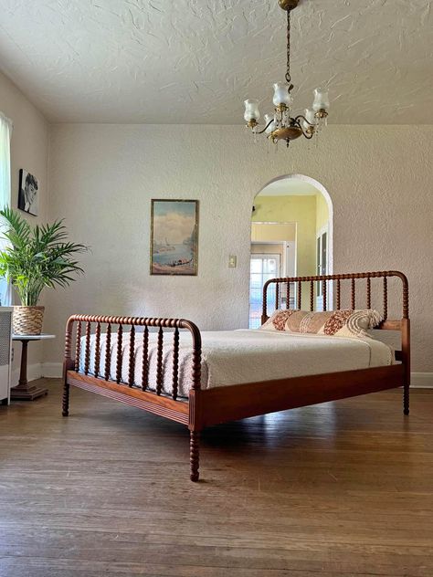 Vintage ‘Jenny Lind’ Style Full Size Bed Jenny Lind Bed Girl Room, Spool Bed, Jenny Lind Bed, Bed Girl, Starter House, Jenny Lind, Spring Meadow, Starter Home, Full Size Bed