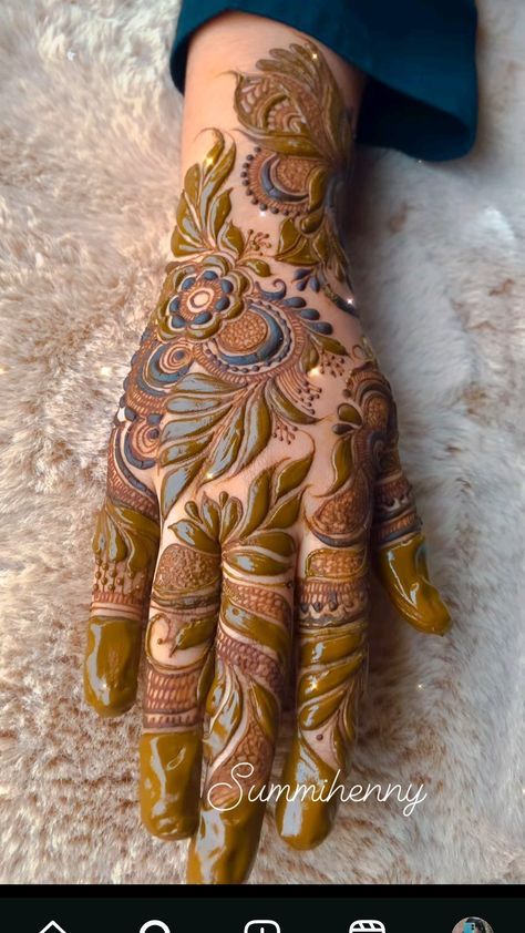 New Hand Mehndi Designs, Broad Mehendi Designs, Arabic Palm Mehndi Designs, Bridal Khafif Mehndi Designs, Heavy Mehandi Designs, Cheks Design Mehndi, Ghewar Mehndi Design, Dubai Style Mehndi Design Back, Khaliji Henna Design