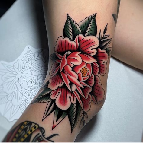 Magnolia Tattoo Traditional, American Traditional Peony, American Trad Flower, Carnation Tattoo, Lily Flower Tattoos, Traditional Tattoo Flowers, Tattoo Shading, Traditional Tattoo Inspiration, Peonies Tattoo