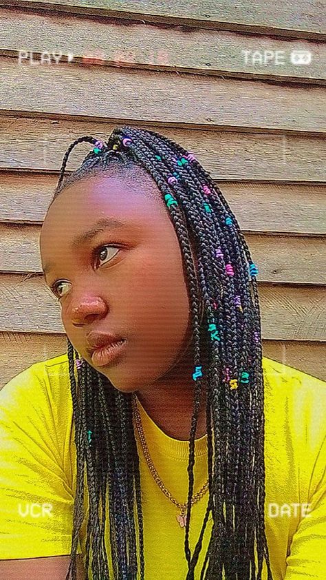 Black knotless braids with colourful rubber bands 🤙🏾✨ Rubber Band Hairstyle With Box Braids, Colorful Rubber Band Hairstyles Natural Hair, Hairstyles With Colorful Rubber Bands, Braids With Colorful Rubber Bands, Fancy Rubber Bands For Hair, Black Knotless Braids, Black Knotless, Knotless Braids, Rubber Bands