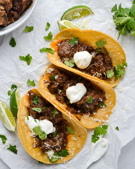 Braised Beef Mole Tacos Beef Mole Recipe, Beef Mole, Mole Recipe Mexican, Beef Chuck Steak, Mole Tacos, Mexican Mole Sauce, Mexican Sauces, Steak Taco Recipe, Beef Chuck Steaks