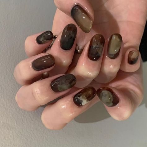 Cat Eye Nail Designs, Cat Eye Nail, Brown Nails Design, Manicured Nails, Brown Nail, Instagram Heart, Hello Nails, Grunge Nails, Pretty Gel Nails