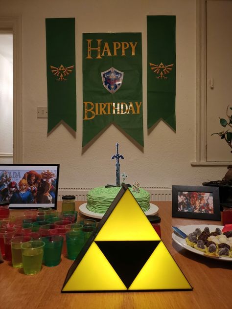 Zelda Birthday Party Decorations, Legend Of Zelda Birthday Party Ideas, Zelda Cake, Zelda Party, Zelda Birthday, Birthday Party Places, September Birthday, Party Places, Birthday Board