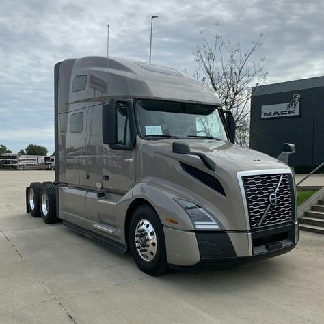 VOLVO VNL 860 on Instagram: “@trucks.trailers  Please support us and introduce us to your friends💞 #volvo#mack#freightliner#peterbilt#internacionaltruck…” Freightliner Trucks, Freight Truck, Truck Interior, Volvo Trucks, Big Rig, Big Rig Trucks, Peterbilt, Volvo, Luxury Branding