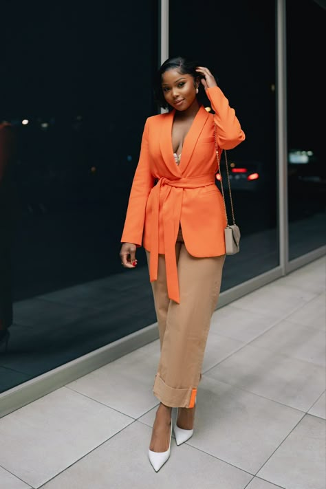 Classy 30 Year Old Outfits, How To Dress For A Graduation Ceremony As A Guest, Orange Work Outfit, Stylish Work Attire Classy, Dinner Outfits Black, Dinner Outfits Black Women, Brunch Outfit Black Woman, Red Outfit Ideas, Yellow Dinner