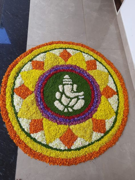 Ganesha Flower Rangoli, Ganesh Rangoli With Flowers, Ganpati Flower Rangoli, Ganesh Rangoli Design Simple, Onam Pookalam Design, Welcome Rangoli, Rangoli Flower, Onam Pookalam, Ganesha Rangoli