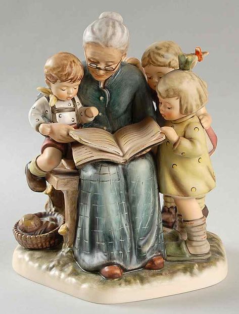 Hummel Figurines Vintage, Goebel Figurines, Hummel Figurines Antiques, Children Reading, Vintage Hummel, Goebel Hummel, Hummel Figurines, Tableware Accessories, Antique Porcelain