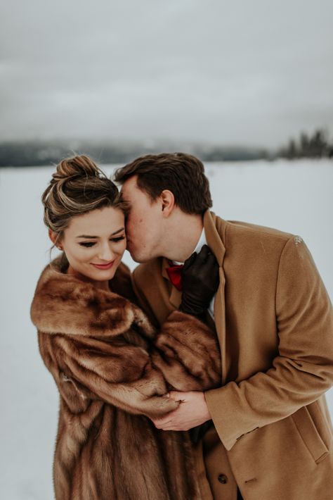 Warm coats and lots of cuddles, this winter engagement session will warm your heart! Check out the full gallery of images from this glam engagement session! | Photo by Maggie Grace Photography #winter #winterengagementsession #winterengagementphotos #couplephotos #outfitinspo #glam #glamengagementsession #glamoutfit #wintercoat #furcoat #winteroutfitideas #couplessession #snowengagementphotos Snow Engagement Photos Dress, Fur Coat Engagement Photos, Baby Panther, Snow Engagement Photos, Engagement Photo Dress, Maggie Grace, Announcement Photos, Warm Coats, Photography Winter