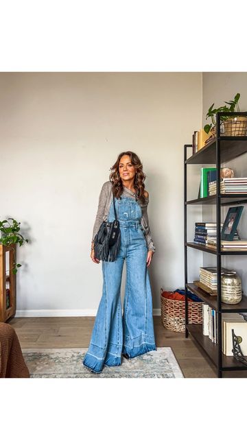 Wide Leg Overalls Outfit Winter, Flare Overalls Outfit, Outfit Flare Jeans, Overalls Outfit Winter, Casual Outfit Winter, Flare Overalls, Outfit Ideas Amazon, Dress Amazon, Overalls Outfit