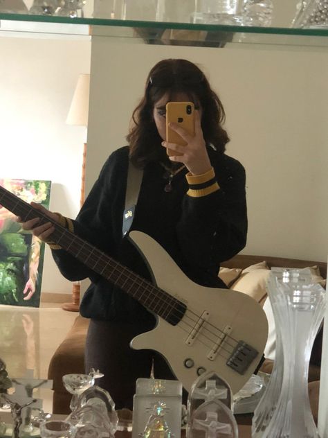 Bass guitar White Bass Guitar Aesthetic, White Bass Aesthetic, Musician Girl Aesthetic, Electric Bass Guitar Aesthetic, Electric Bass Aesthetic, Bass Girl Aesthetic, Guitarist Girl Aesthetic, Base Guitar Aesthetic, White Electric Guitar Aesthetic