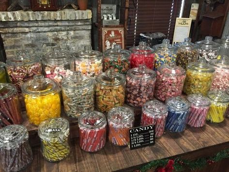 General Store Candy Display, Old Fashioned Store Ideas, General Store Decorating Ideas, General Store Decor, Old Fashioned Candy Display, Old Fashion Candy Shop, Old General Store Ideas, Country Market Ideas, Small Country Store