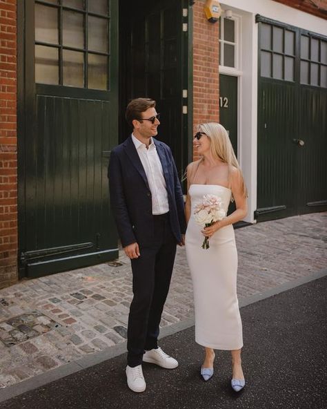 Courthouse Groom Attire, Civil Wedding Outfit Men, Courthouse Wedding Ideas Outfits, Courthouse Wedding Men Outfit Casual, Men’s Elopement Look, Wedding Outfit With Sneakers, Retro Courthouse Wedding, Men’s Courthouse Wedding Outfit, Courthouse Wedding Outfit Men