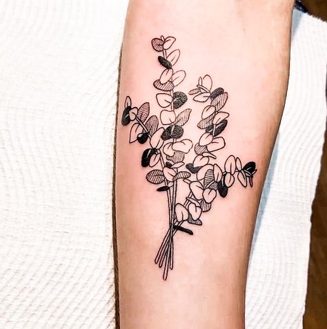 Eucalyptus tatoo #inspiration #tatoo #tatooidea #eucalyptus  #eucalyptustatoo Eucalyptus Bouquet Tattoo, Eucalyptus Tattoo, Bouquet Tattoo, Tatoo Inspiration, Sternum Tattoo, Vintage Tattoo, Little Tattoos, Couple Tattoos, Skin Art