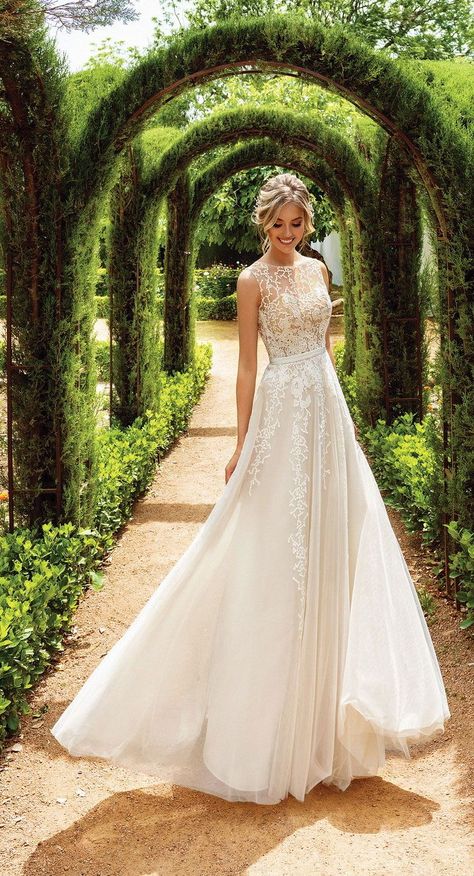 Wedding dress inspiration #Wedding #dress #inspiration Disney Wedding Dress, Simple Wedding Gown, Wedding Gown Simple, Simple Wedding Gowns, Wedding Dresses With Flowers, Cute Wedding Dress, Top Wedding Dresses, Grace Loves Lace, White Wedding Dress