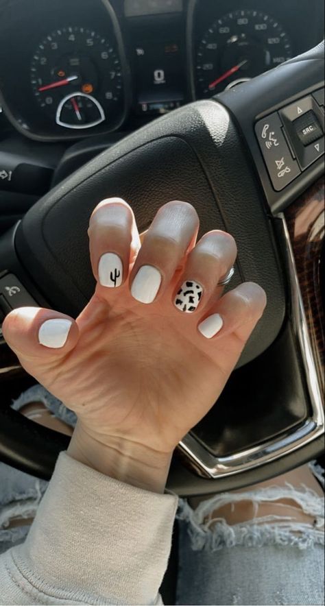 Nail Designs For Very Short Nails Simple, Nashville Gel Nails, Nails 2023 Trends Country, Short Gel Nails Western, Simple Nashville Nails, Western Nails Natural Nail, Easy Country Nail Designs, Cute Simple Country Nails, Western Short Nail Ideas