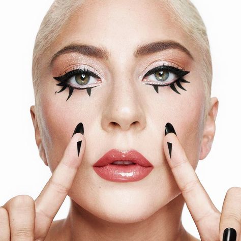 𝐋𝐀𝐃𝐘 𝐆𝐀𝐆𝐀 𝐕𝐈𝐒𝐈𝐎𝐍 on Instagram: “Ordered my #HausLabs eyeLIEner💁🏼‍♀️ I have officially surrendered my beauty preferences to miss Gaga🙌🏼 Love these new images for the new…” Lady Gaga Makeup, Haus Laboratories, Lady Gaga Photos, Liquid Eyeliner Pen, Eyeliner Styles, Waterproof Liquid Eyeliner, Eyeliner Pen, Bradley Cooper, Waterproof Eyeliner