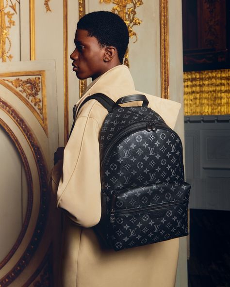 Luxury Backpack Men, Luxury Men's Backpack With Functional Pockets, Luxury Men's Large Capacity Backpack, Backpack Louis Vuitton, Mochila Louis Vuitton, Mens Designer Backpacks, Luxury Backpack Louis Vuitton, Luxury Men's Backpack For On-the-go, Lv Backpack