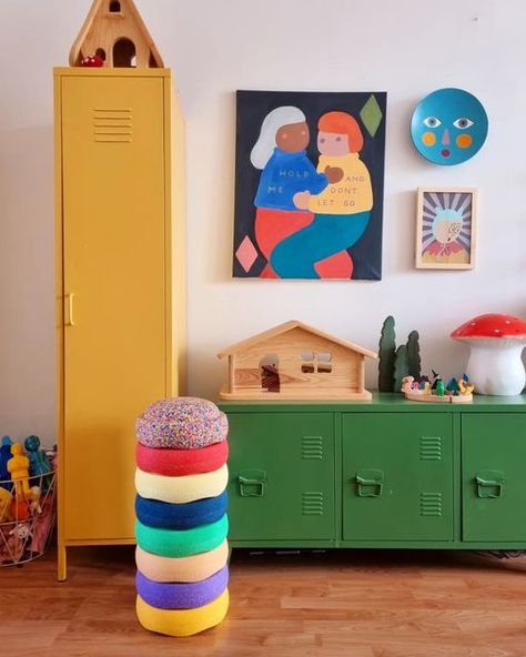 Eclectic Toddler Room, Colorful Eclectic Nursery, Colorful Childrens Room, Kids Room Shelving Ideas, Baby Room Design Colorful, Mid Century Modern Kids Room, Kids Room Colorful, Funky Playroom, Funky Kids Room