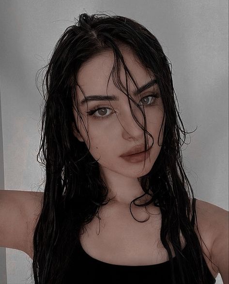 Hair Photo, 가을 패션, Wet Hair, Girl Icons, Beauty Face, Aesthetic Girl, Pretty Woman, Blue Eyes, Beauty Women