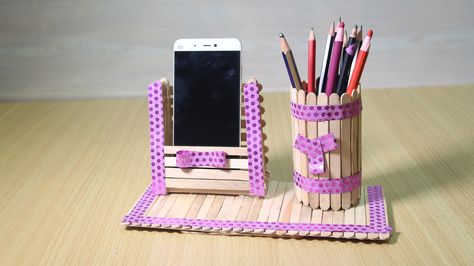 Homemade Pen stand and Mobile phone holder with ice cream sticks Phone Pencil, Perlengkapan Bayi Diy, Ice Cream Stick Craft, Ice Cream Sticks, Diy Popsicle Stick Crafts, Diy Popsicle, Popsicle Crafts, Pen Stand, Ice Cream Stick