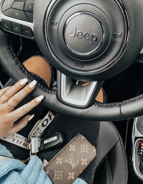 Jeep Keys, Jeep Wrangler Girl, Louis Vuitton Keychain, Jeep Wrangler Accessories, Wrangler Accessories, Mom Car, Dream Cars Jeep, Cute Car Accessories, Car Inspiration