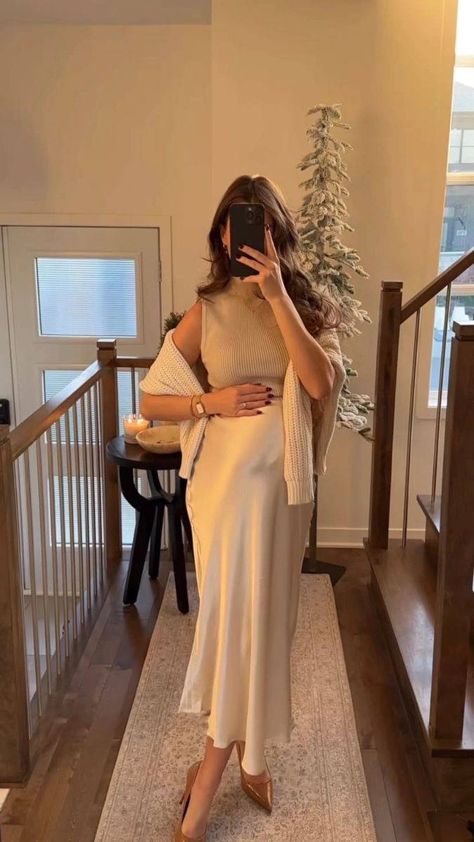 Pregnant Outfit Ideas, Formal Maternity Dresses, Pregnant Outfit, Casual Maternity Outfits, Winter Maternity Outfits, Trendy Maternity Outfits, Pregnancy Fashion, Boho Maternity, Preggo Fashion