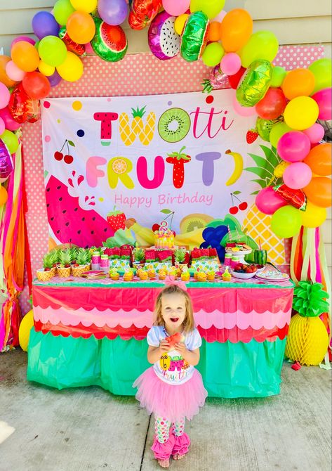 Twotti Fruity Photo Shoot, 2 Fruity Birthday, Fruit 2nd Birthday Party, Two Tee Fruity Party, Twotti Fruity Party Outfit, Two To Fruity Birthday, Two Ti Fruiti Party Ideas Diy, Twotii Fruitii Decorations, Twoti Fruiti Birthday Party Food Ideas