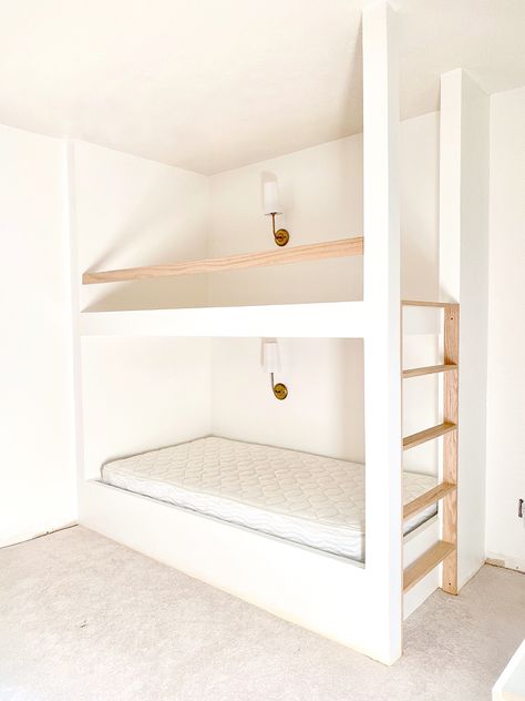 Bunk Closet Built Ins, Built In Bunk Beds With Desk Underneath, Custom Built Bunk Beds, Built In Bunk Bed Small Room, Diy Built In Bunk Bed, Modern Built In Bunk Beds, Custom Bunk Beds Built Ins For Kids, Kids Built In Bunk Beds, Custom Built In Bunk Beds