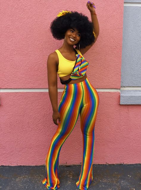 @taraivia her ig is @shakyra.kakes 70s Black Women Fashion, Black 70s Fashion, 70s Fashion Black Women, 70s Outfits Black Women, 70s Black Fashion, 70s Party Outfit, 70s Black Women, 70s Inspired Outfits, 90s Fashion Outfits Hip Hop Party